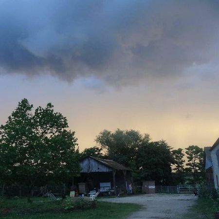 Chambre A La Ferme Chez L'Habitant Besson Ngoại thất bức ảnh